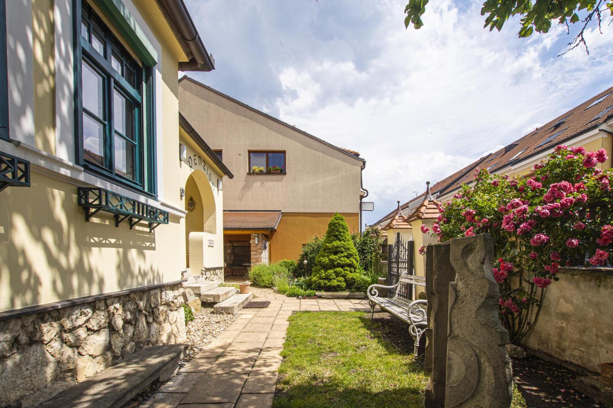 Lichtenštejnské domky Lednice Exteriér fotografie